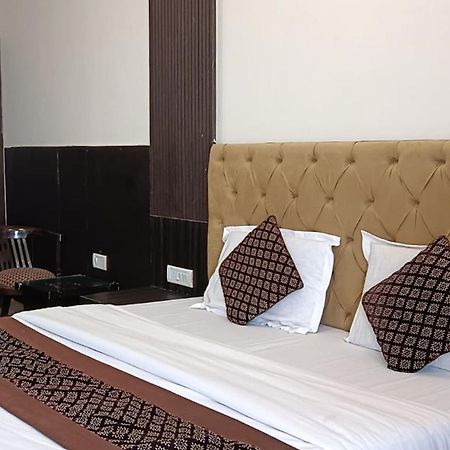 Hotel Shree Kanta Gurgaon Exteriör bild
