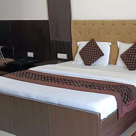 Hotel Shree Kanta Gurgaon Exteriör bild