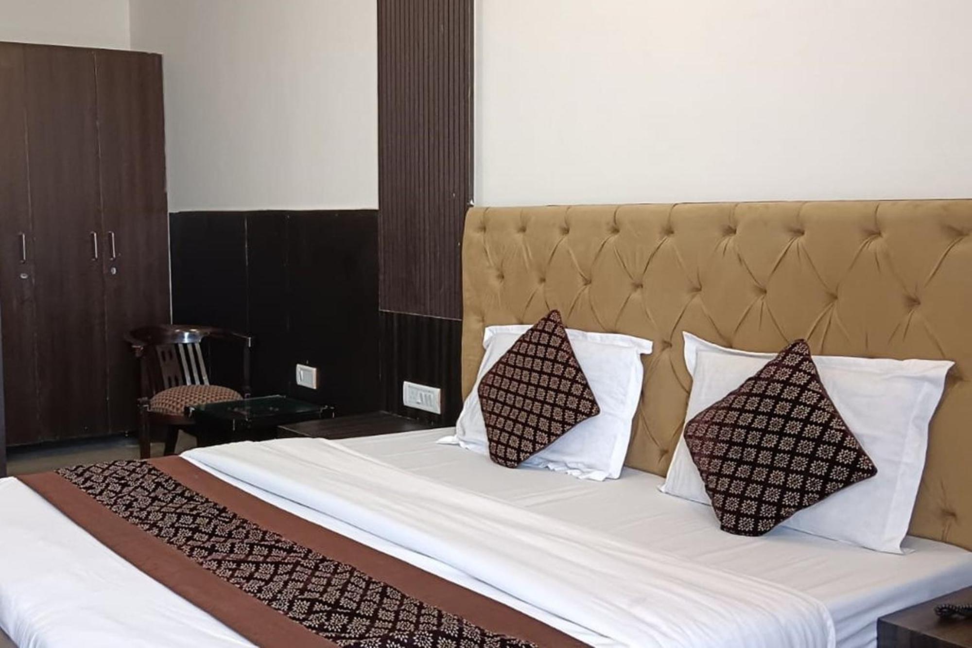 Hotel Shree Kanta Gurgaon Exteriör bild