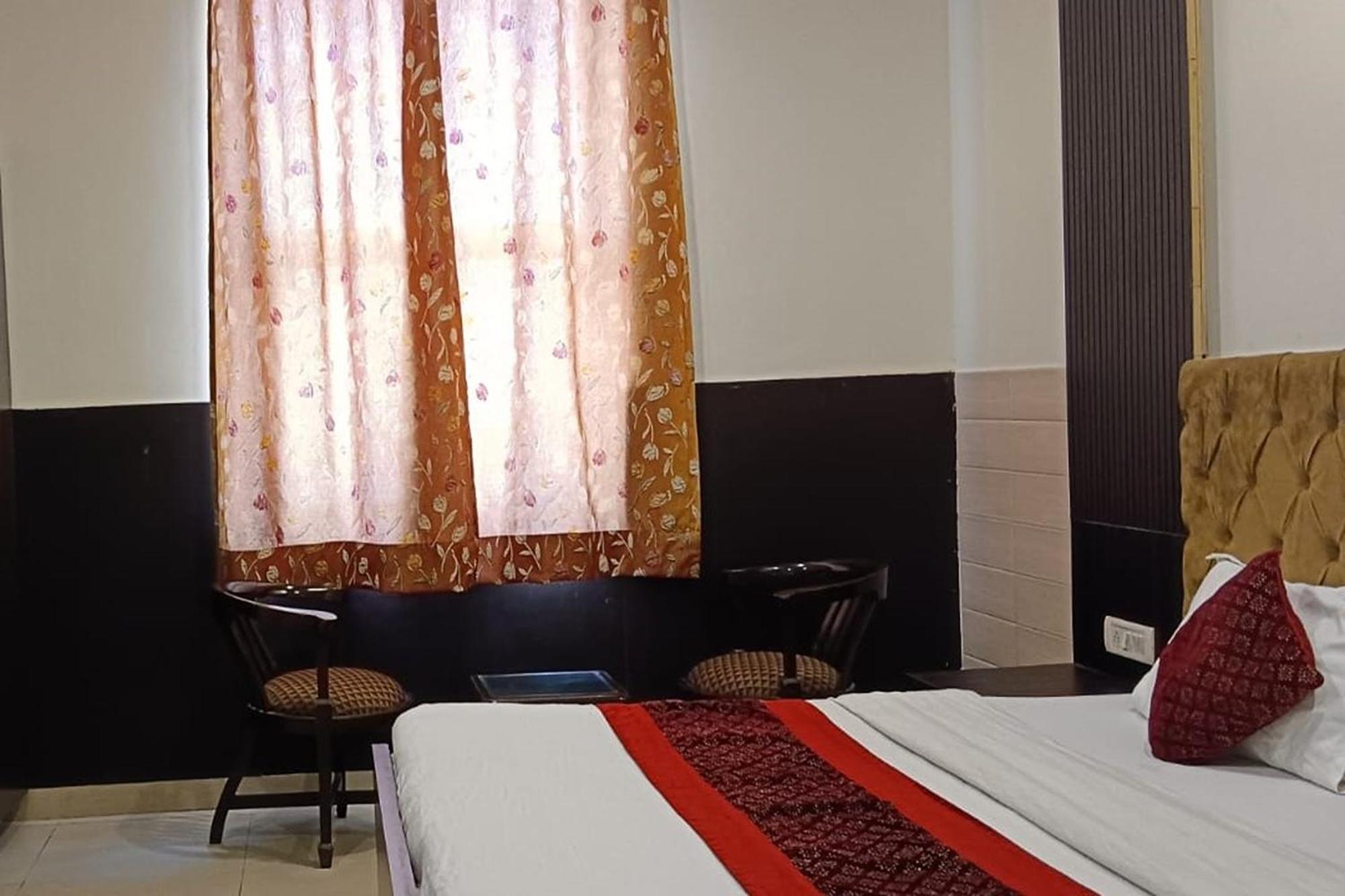Hotel Shree Kanta Gurgaon Exteriör bild