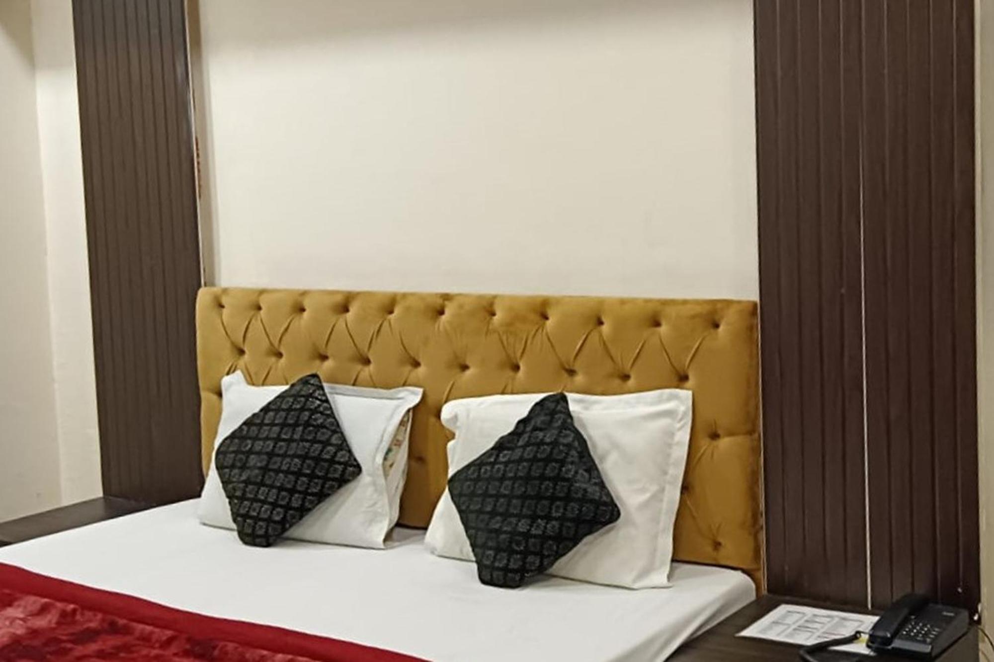 Hotel Shree Kanta Gurgaon Exteriör bild