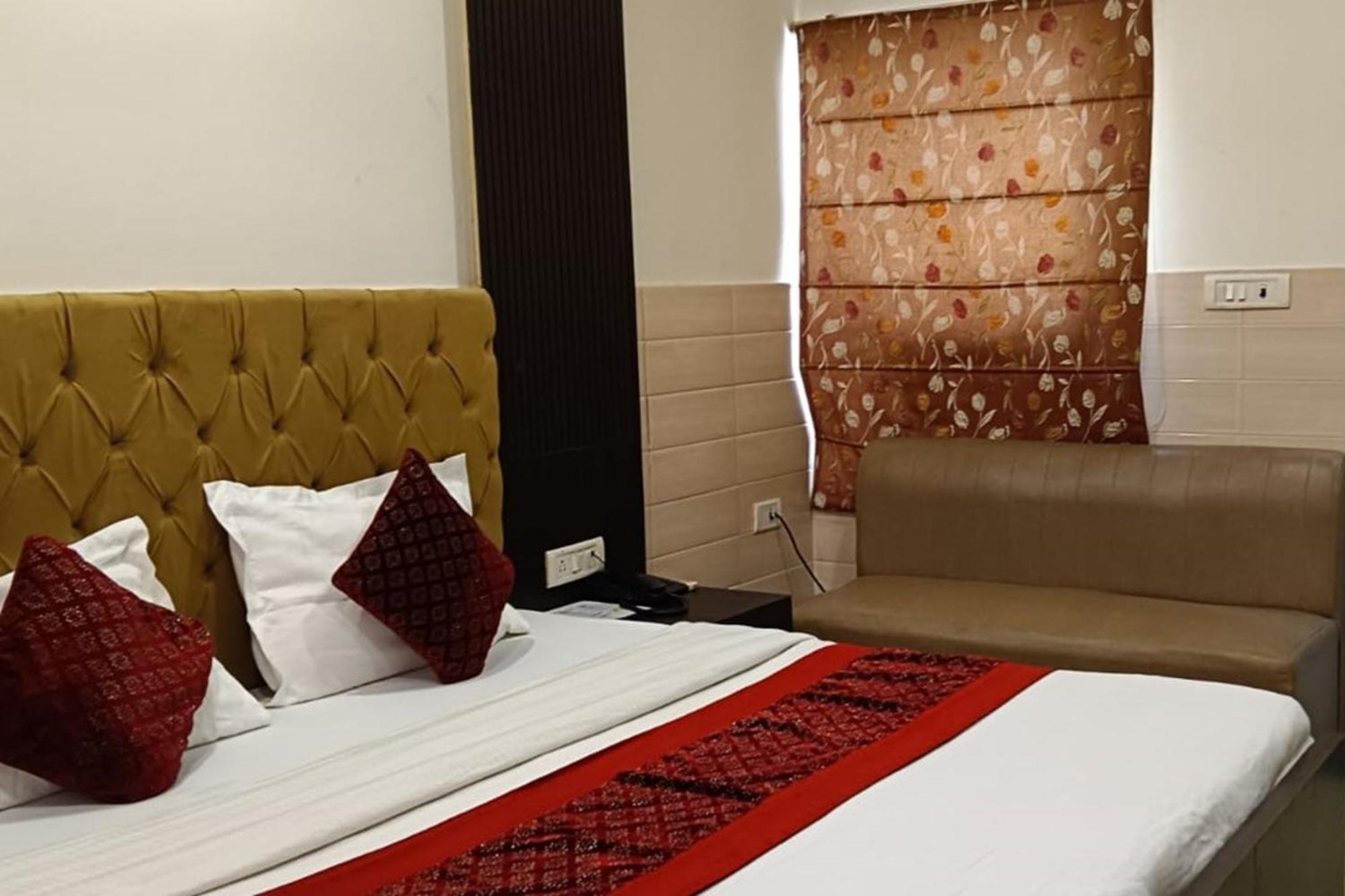 Hotel Shree Kanta Gurgaon Exteriör bild