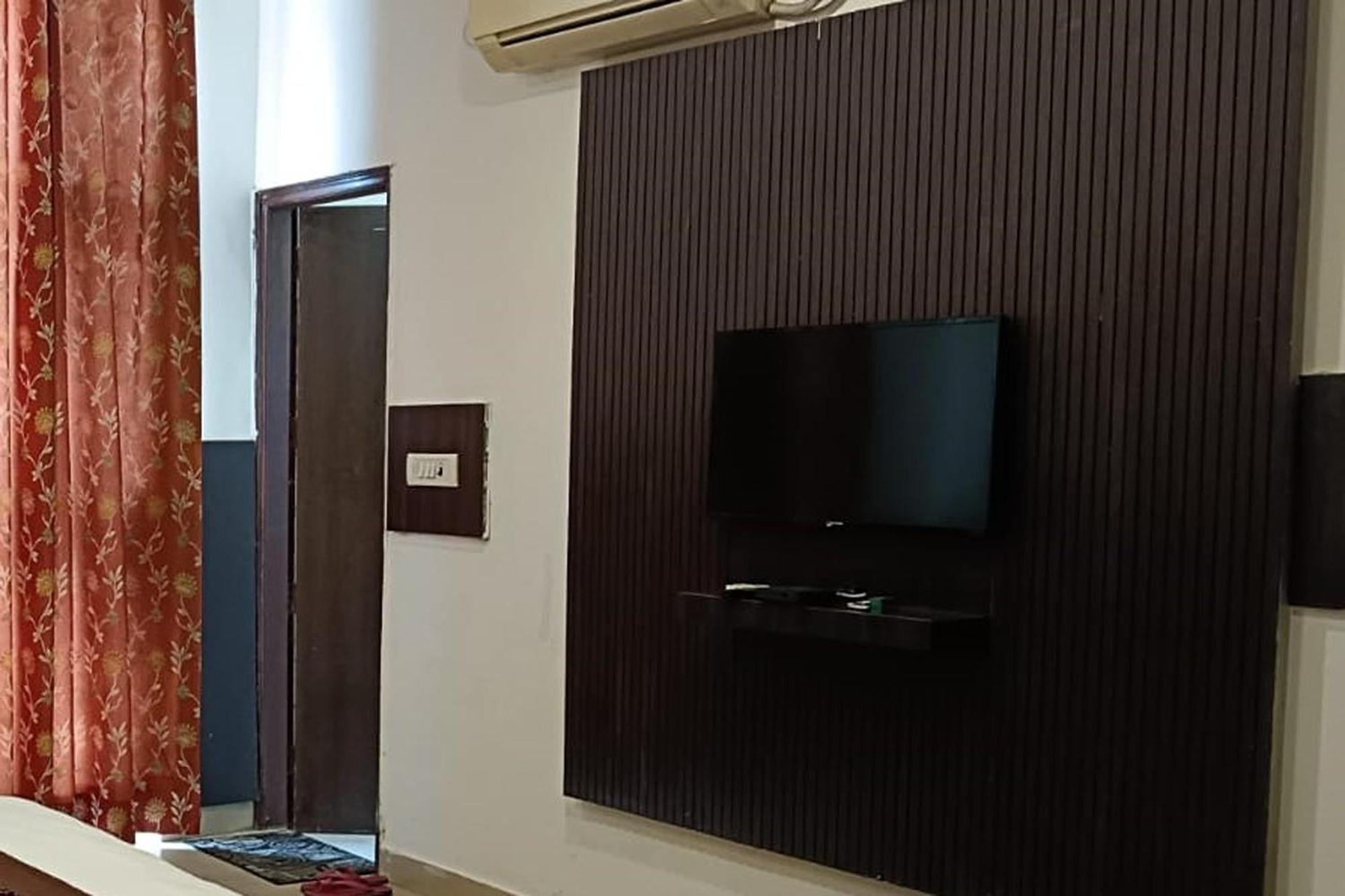 Hotel Shree Kanta Gurgaon Exteriör bild
